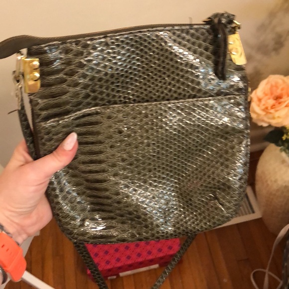 Gianni Bini Crossbody Charcoal Embossed Leather // Gold hardware - Picture 8 of 11